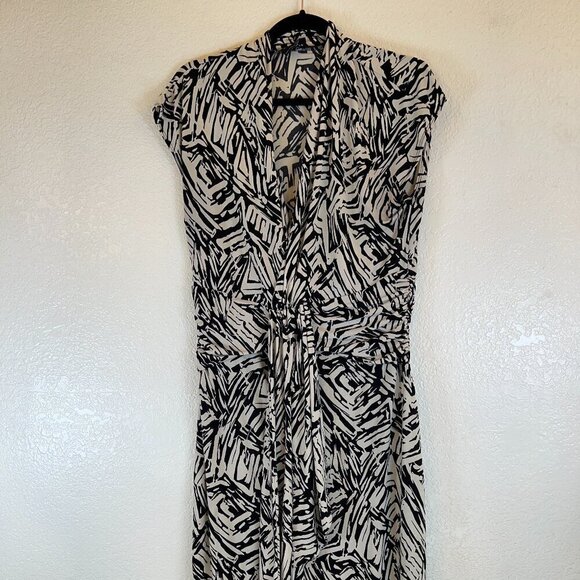 BCBG Paris Women's Black Ivory Sleeveless V Neck Stretch Dress Size Large - Picture 1 of 11